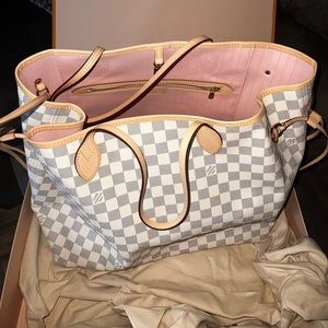 Louis Vuitton neverfull GM Damier Azur in rose ballerina.